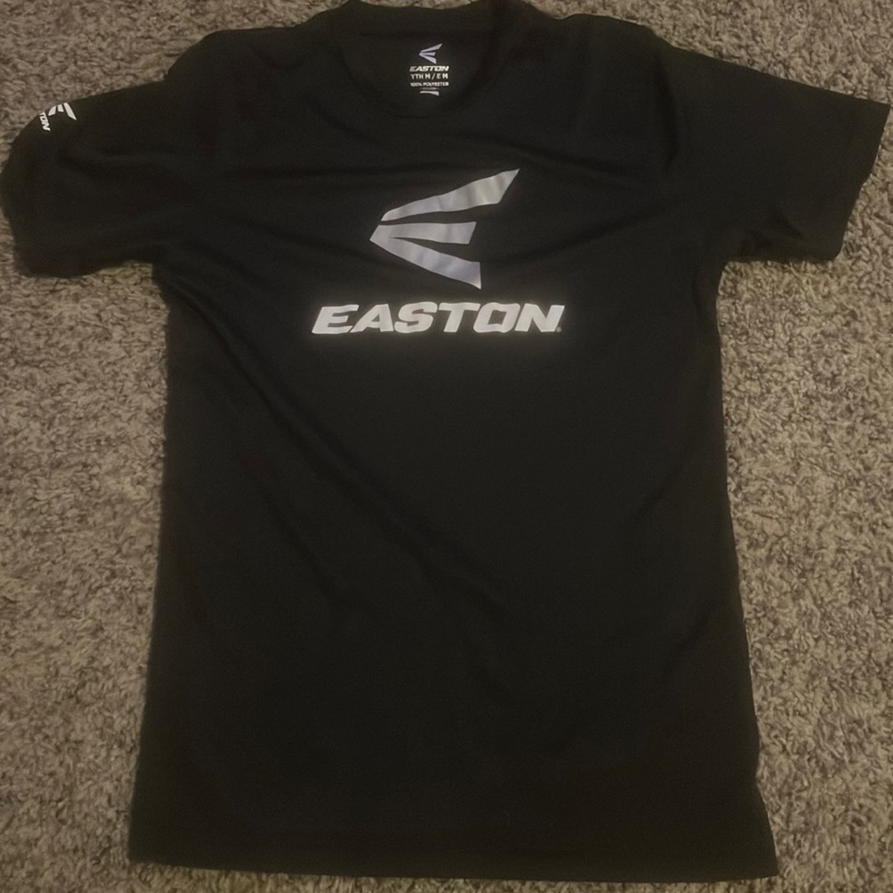 Easton tee